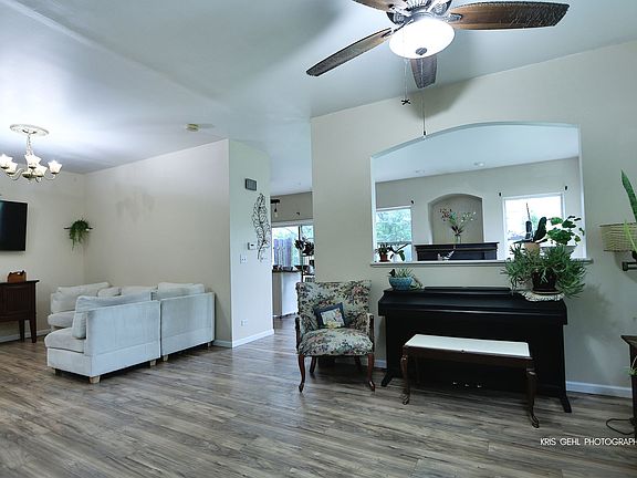 3rd image of 91 E Haines Dr Unit 9