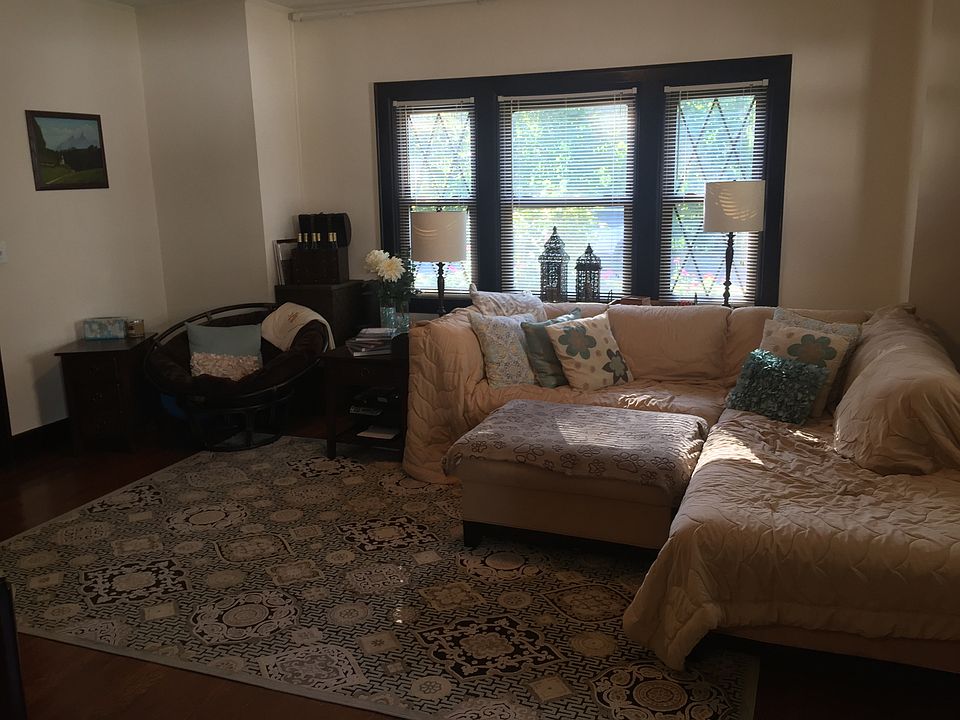 1st image of 7 Railroad Ave #1