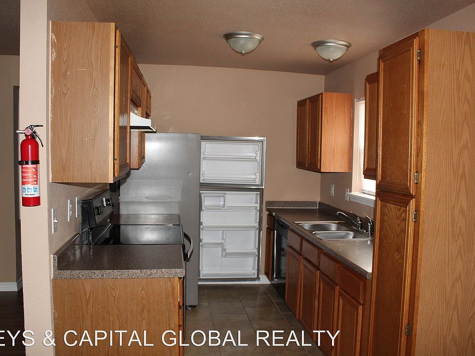 1st image of 1002 Gunnison St APT A