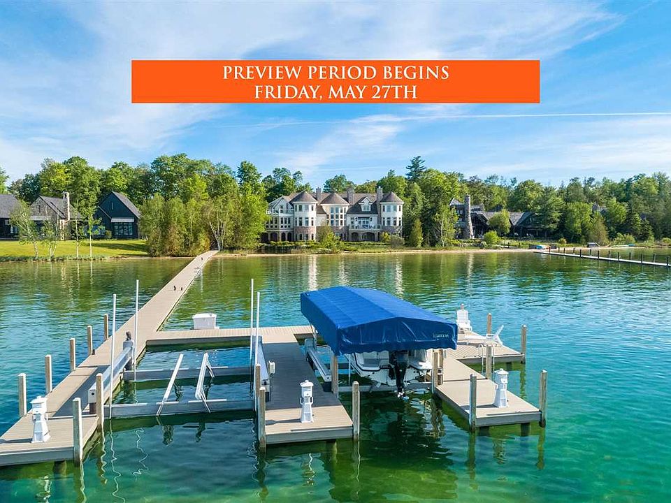 8425 Raspberry Ln, Charlevoix, MI 49720 Zillow