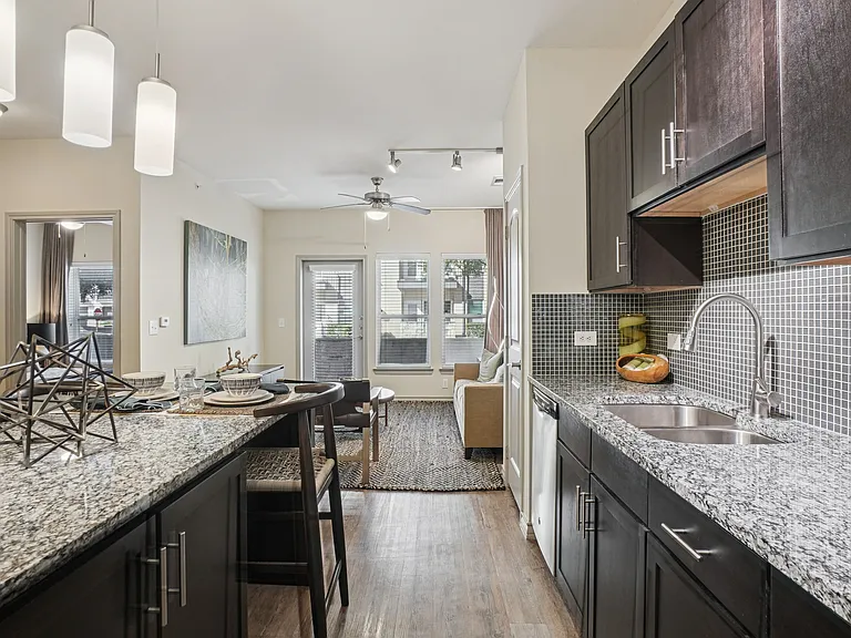 Mercer Crossing Apartments — Photo 1