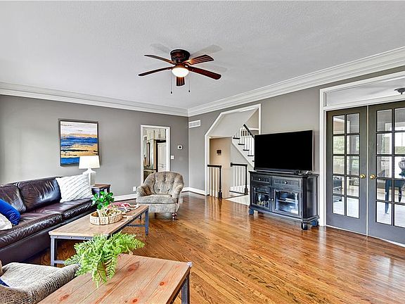 5th image of 8410 W 141st St