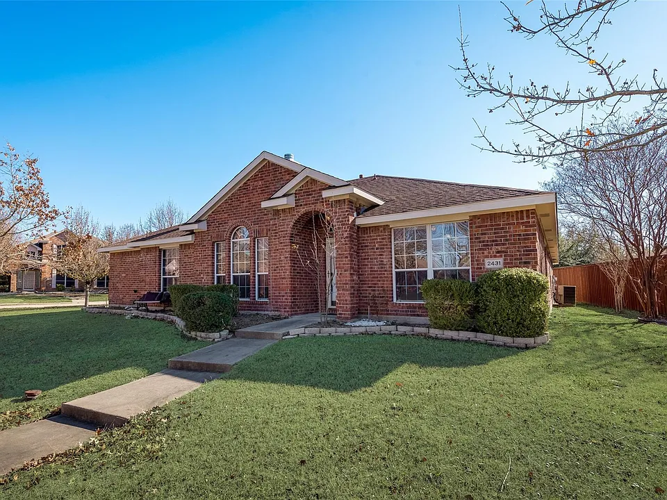 2431 Fieldcrest Dr