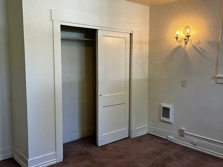 618 E 23rd Ave #E — Photo 18