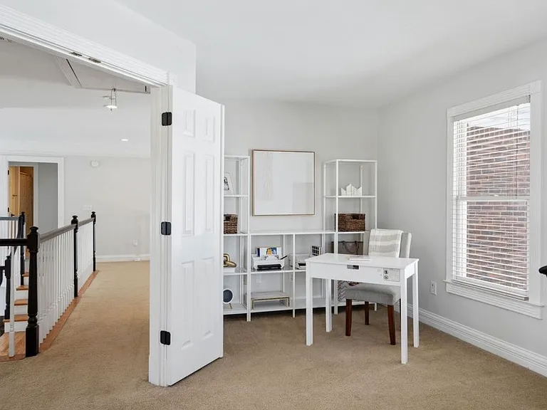 156 N Berwick Ln — Photo 22