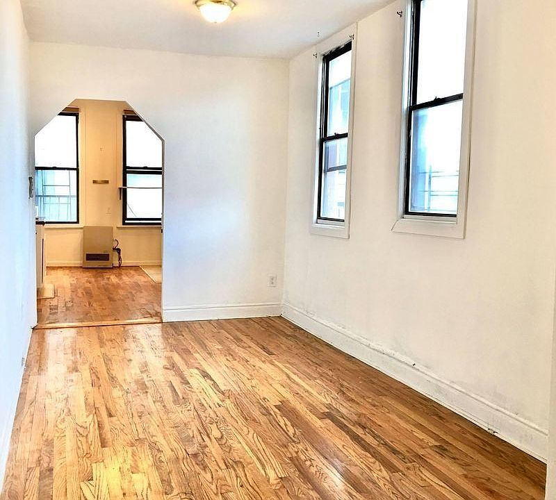 1st image of 113 Graham Ave #3A
