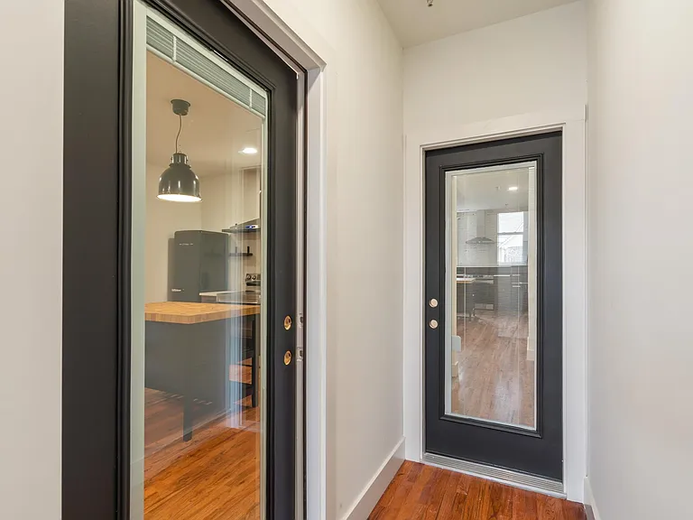 826 N Broadway St #301 — Photo 18