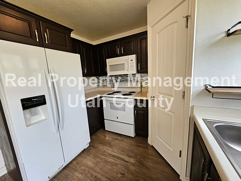 1708 E Ridgefield Rd — Photo 19