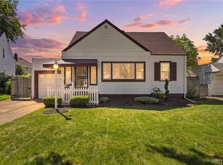 17 Campwood Ct, Cheektowaga, NY 14215