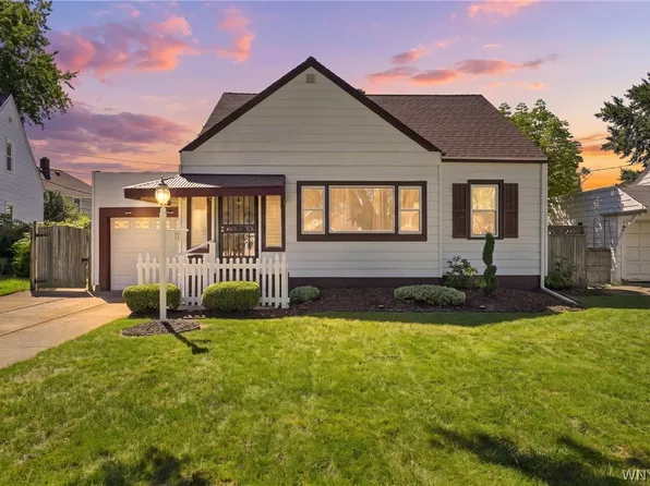 17 Campwood Ct, Cheektowaga, NY 14215