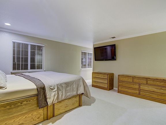 5th image of 7297 Gardner Ave