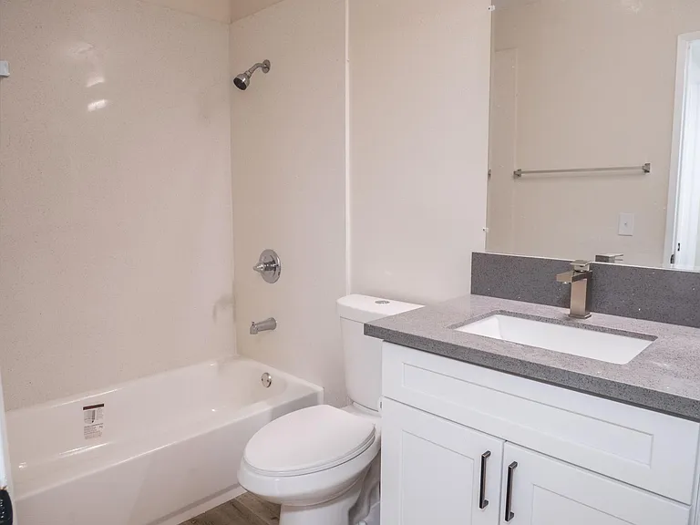 39547 Victoria St — Photo 9