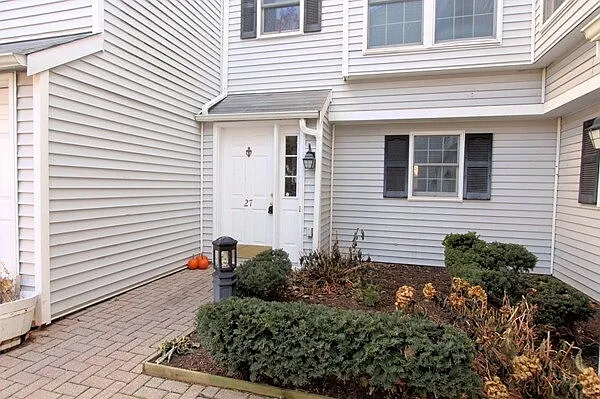 27 Fallon Ct — Photo 16