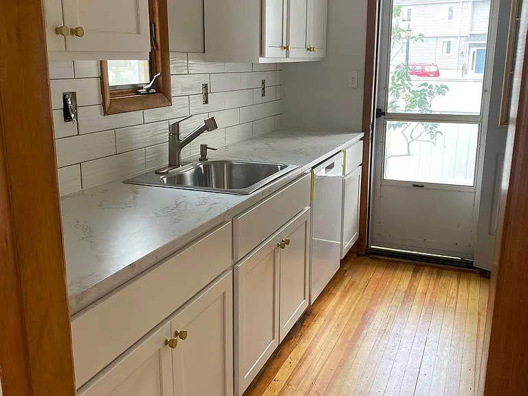 17 Willow St — Photo 5