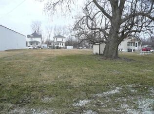 323 4th St W, Milan, IL 61264
