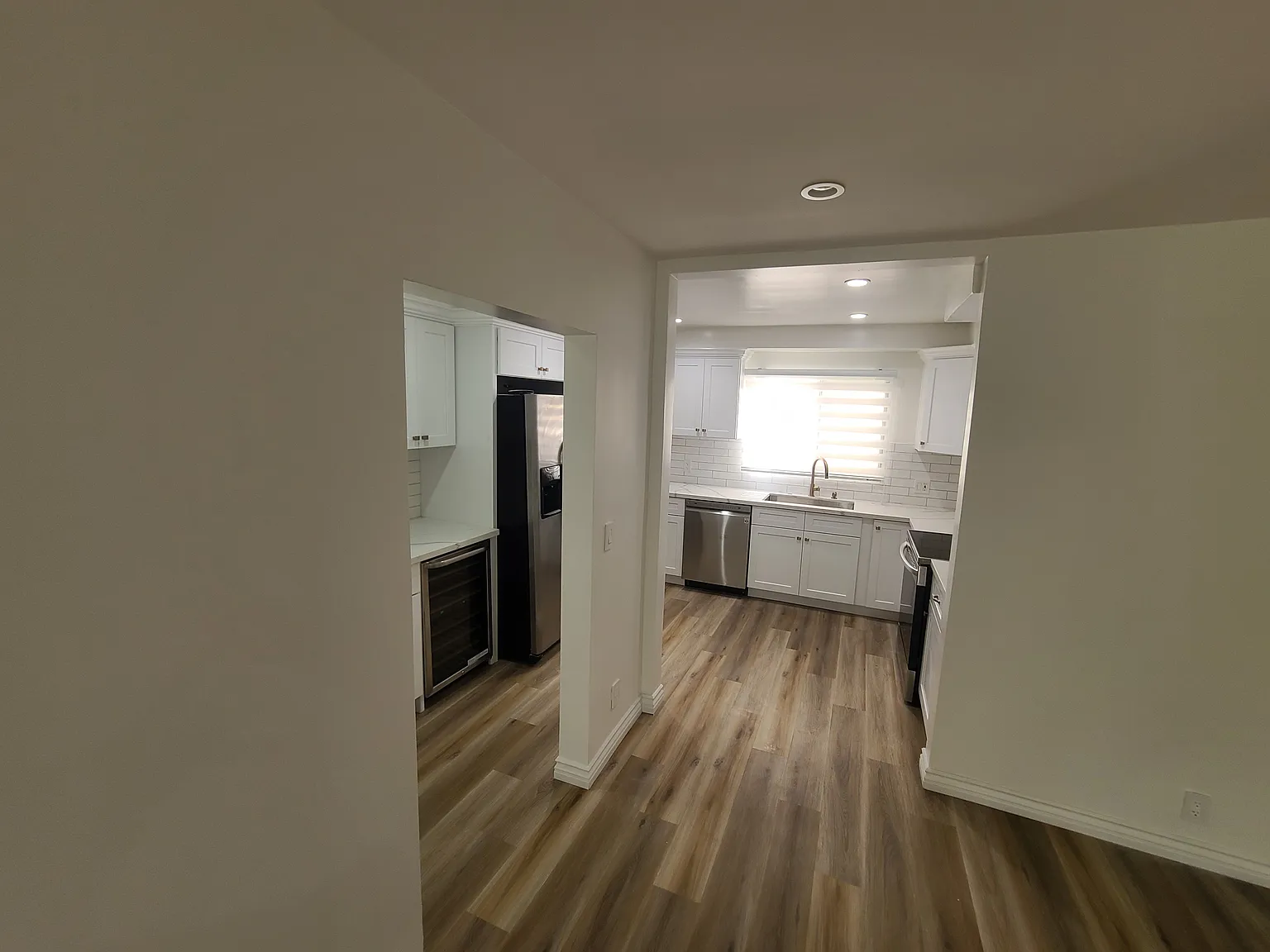 3 bed, 1456 sqft, $4,900 — Photo 2