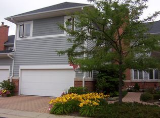 6 Brassie Ct, Woodridge, IL 60517