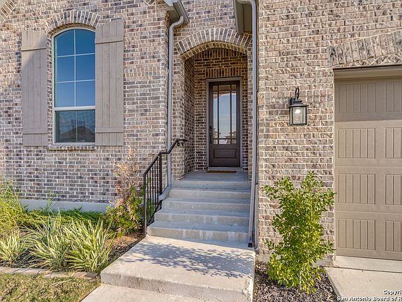 2nd image of 3124 Alnwick Park