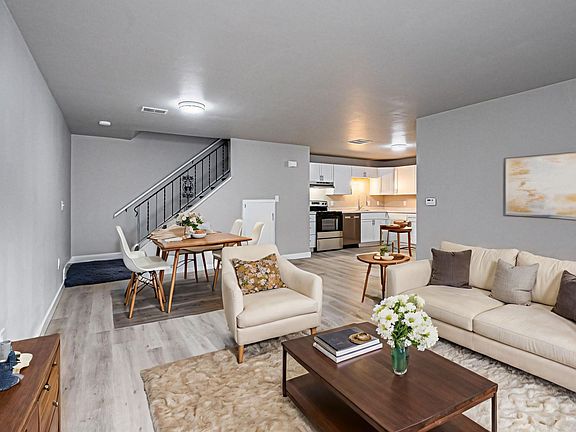 4th image of 2323 Eastman Ave #Townhouse 2403-04