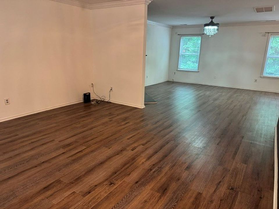 1st image of 2705 Buckleigh Dr Suite E2-208