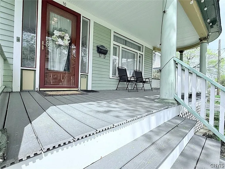 10 Jewett Ave — Photo 2