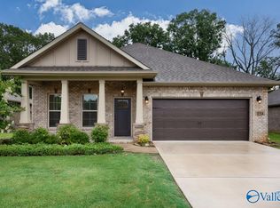 154 Summer Pointe Ln, Madison, AL 35757