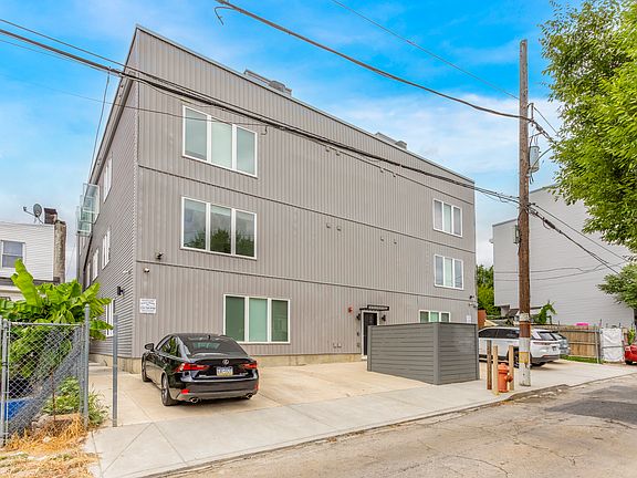 2nd image of 2421 N Mascher St #5757c0677
