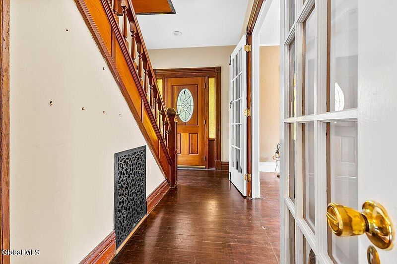 3rd image of 15 Broadview Terrace