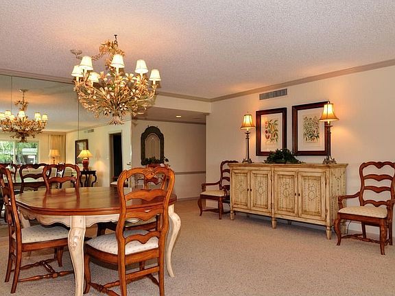 5th image of 102 Clubhouse Dr APT 174