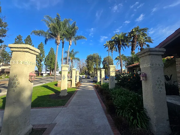 1345 Cabrillo Park Dr #E01 — Photo 18
