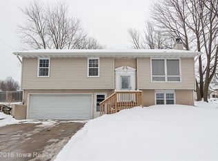 9187 Golden Valley Dr, Norwalk, IA 50211