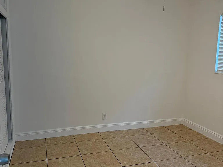 760 NW 4th St #2 — Photo 1