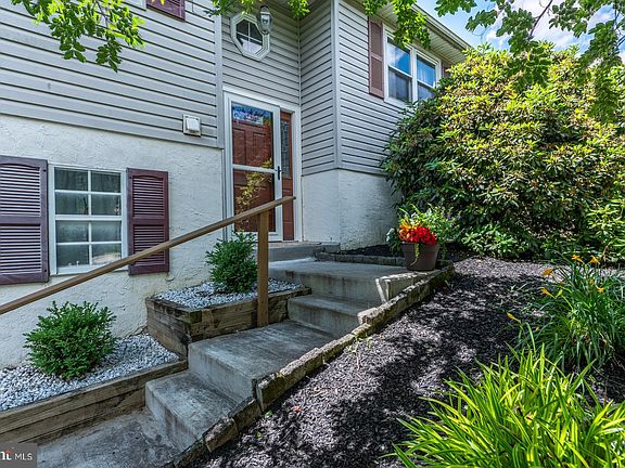 2nd image of 4 Hillcrest Dr