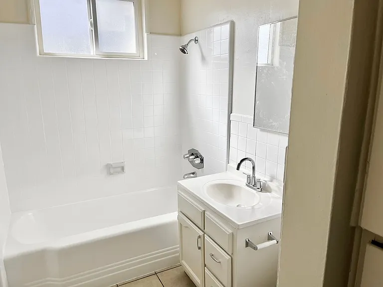 1233 S Spruce St — Photo 4