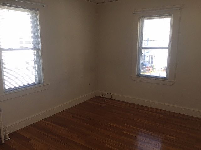 1st image of 7 Dartmouth St #2