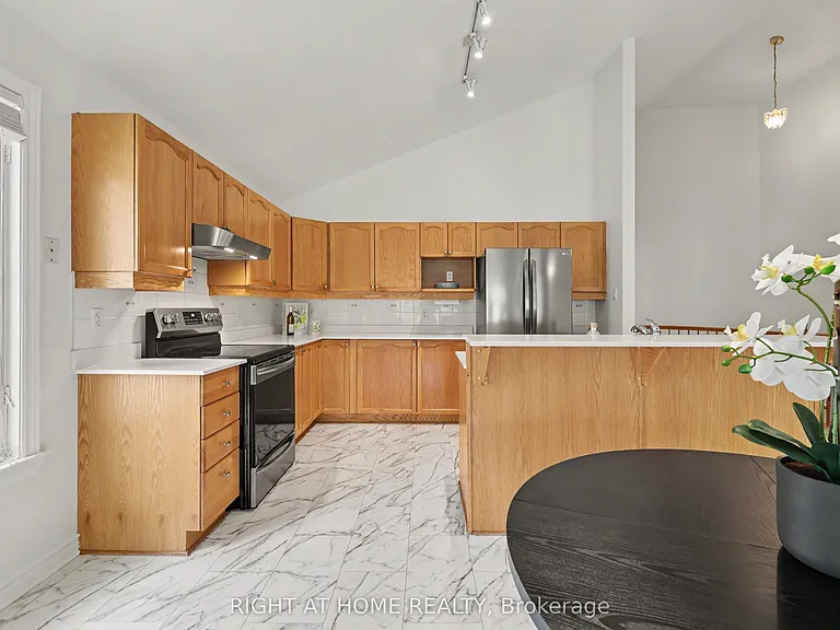 54 Fieldcrest Ave — Photo 12