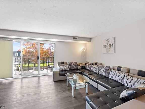 4th image of 1931 King James Pkwy APT 306