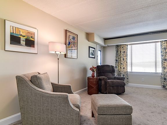 5th image of 1500 Worcester Rd APT 426