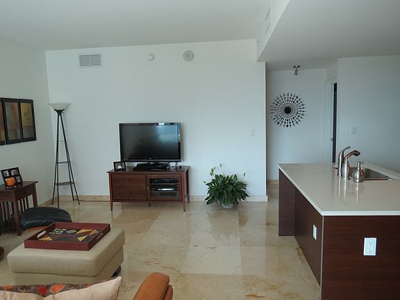 5th image of 1900 N Bayshore Dr APT 3211
