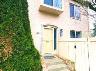 9943 Ridgeline Dr, Montgomery Village, MD 20886
