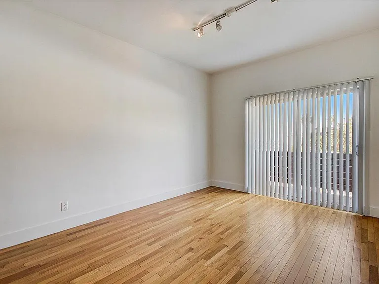 1325 Sutherland St #8 — Photo 10
