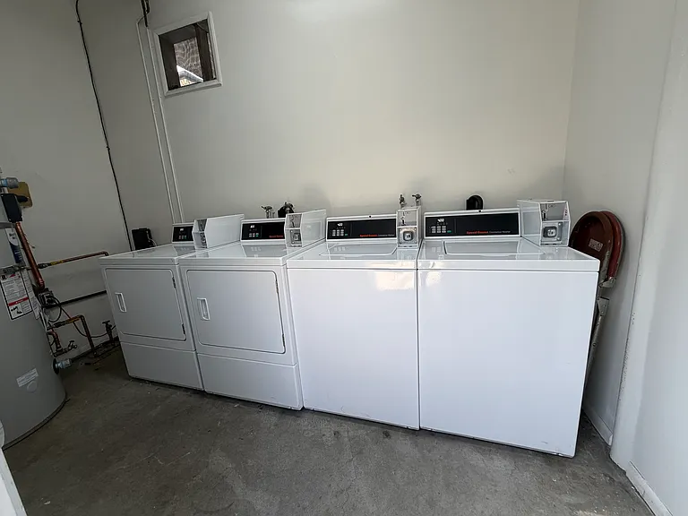 1926 N Vista Del Mar Ave #1 — Photo 18