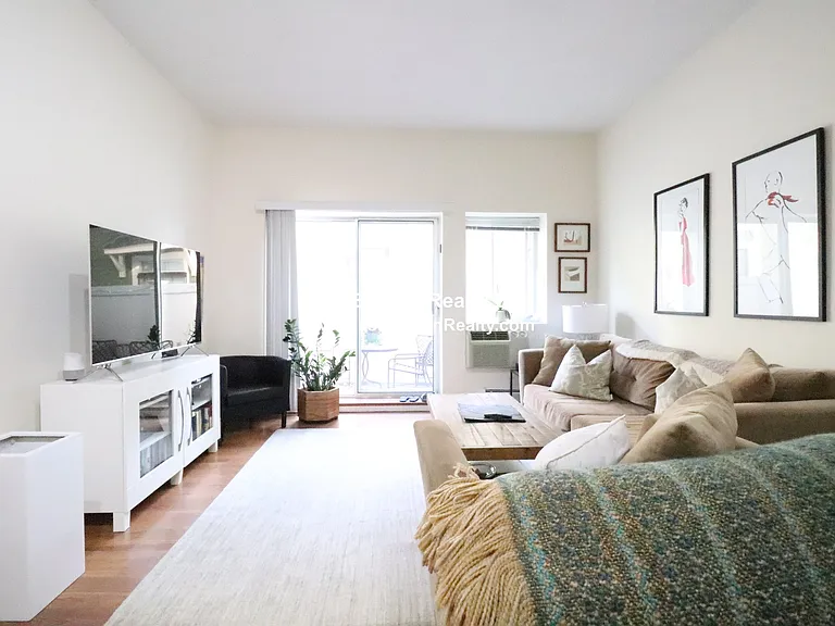50 Craigie St #5 — Photo 5