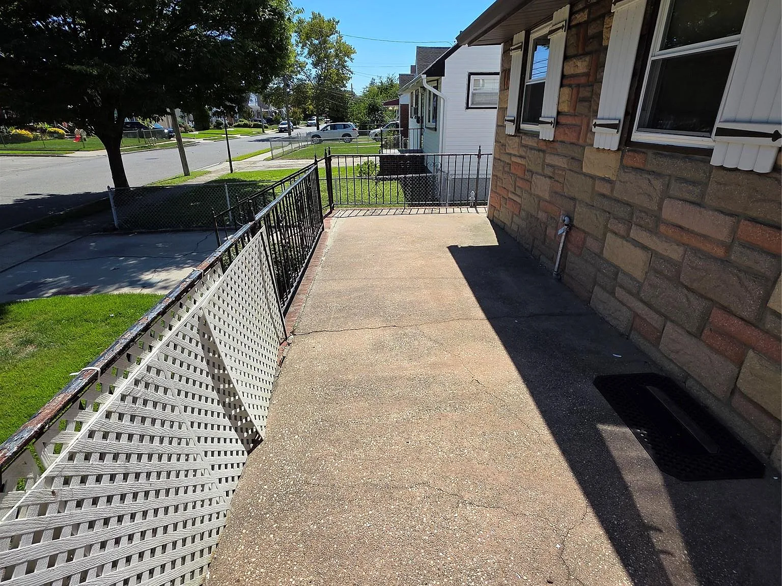 2 bed, 1.0 bath, 900 sqft, $3,200 — Photo 3