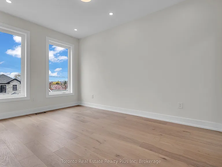 138 Bowie Ave — Photo 20