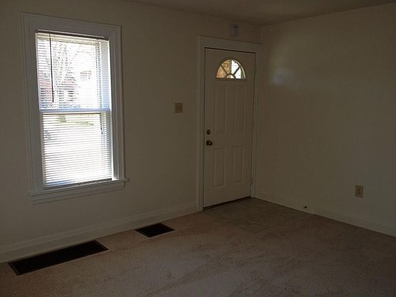 4th image of 429 Beverly Dr