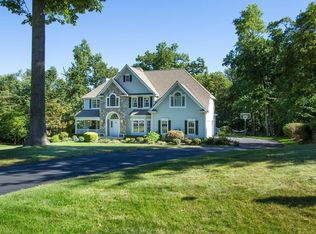 27 Newton Rd, Fishkill, NY 12524