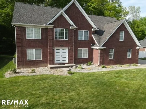 35523 Woodside Dr, Richmond, MI 48062