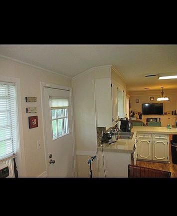 5th image of 3243 Fleetwood Dr