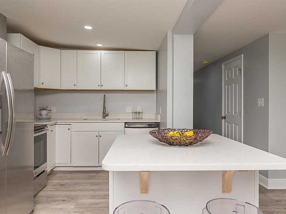 5th image of 56 Teakwood Dr